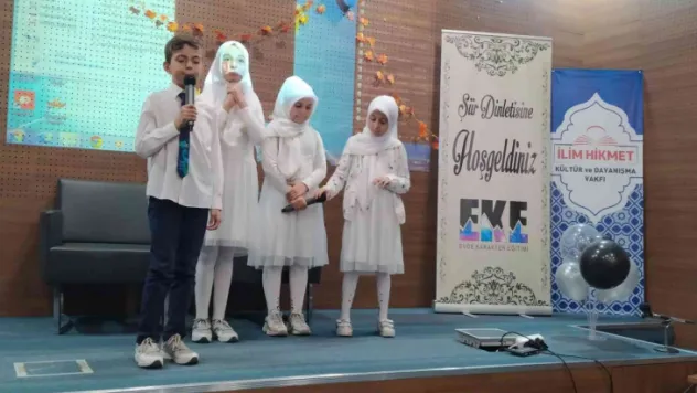 İlim Hikmet Vakfı Öğrencilerinden Duygulu Şiir Dinletisi