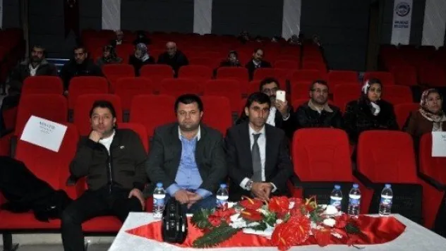 İmam Hatip Ortaokulu'ndan 'ailenin Çocuk Eğitimindeki Rolü' Konferansı 