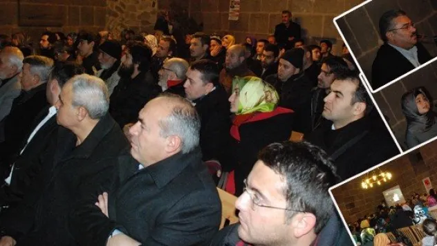 İSTİKLAL ŞAİRİ  'MAZLUM ŞAİR MEHMET AKİF KONFERANSI' İLE ANILDI