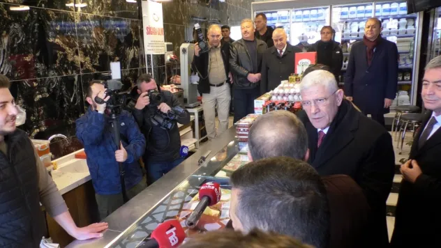İYİ Parti Genel Başkanı Müsavat Dervişoğlu Tomarza esnafını dinledi