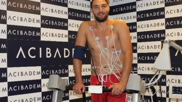 Kaleci Hakan Arıkan Sağlık Kontrolünden Geçti 