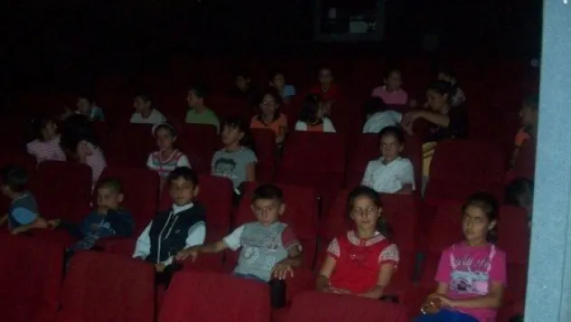 Kardeş Okul Öğrencilerine Sinema Jesti