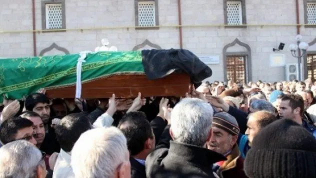 'Kayakçı Dede' Son Yolculuğuna Uğurlandı