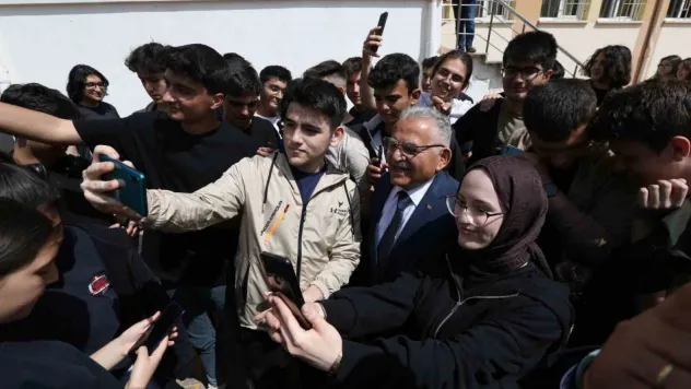 Kayseri Büyükşehir'den 18 milyon TL'lik eğitim desteği