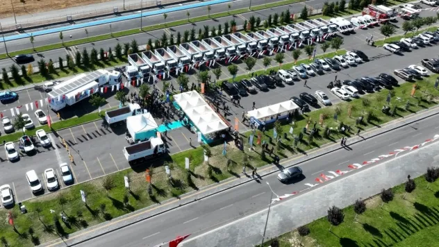 Kayseri'de 520 Milyon TL'lik Yeni Hizmet Araçları Tanıtıldı