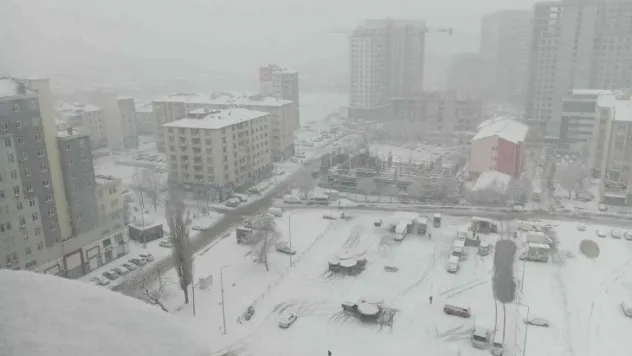 Kayseri'de 6 ilçede eğitime kar engeli