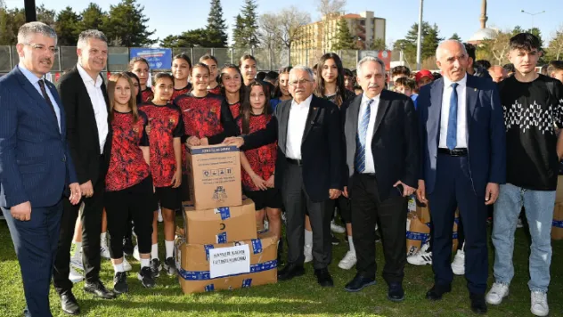 Kayseri'de Amatör Spor Kulüplerine Malzeme Desteği