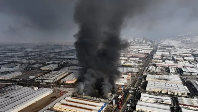 Kayseri'de bir fabrika daha tamamen yandı