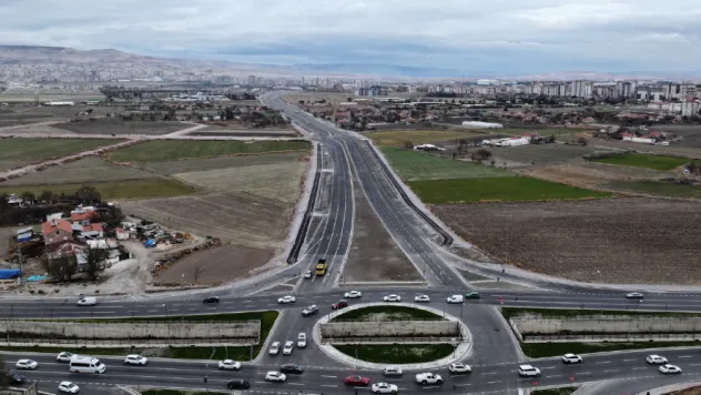 Kayseri'de iki Bulvarı birbirine bağlayan yol 6,5 km tasarruf sağlıyor