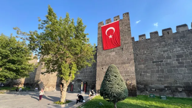 Kayseri'de Türkiye Yüzyılı İçin Bayrak Seferberliği