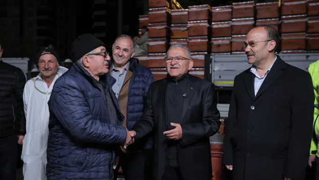 Kayseri'de Üreticilere Şafak Vakti Arı Kovanı Desteği