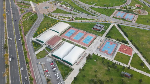 Kayseri'de Yeni Balon Tenis Kortları Hizmete Açıldı