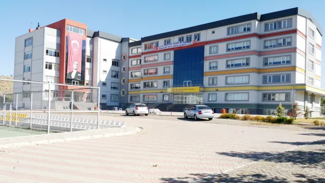 Kayseri'deki bu İmam Hatip'ten 14 Kız öğrenci Tıp Fakültesi'ni Kazandı