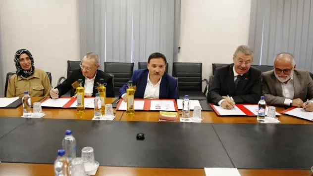 Kayseri Valiliği ve Kayseri Şeker'in, alkollü içecek satan marketle protokolü tepki çekti