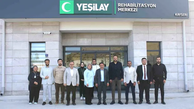 Kayseri Valisi Çiçek'ten Yeşilay Rehabilitasyon Merkezi'ne Bayram Ziyareti: 'Gençlerimizi Kimseye Teslim Etmeyeceğiz'