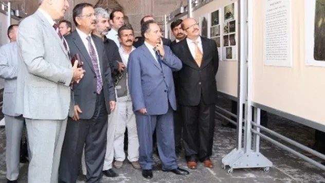 Başkan Özhaseki,  Orhun Anıtları fotoğraf sergisini açtı.