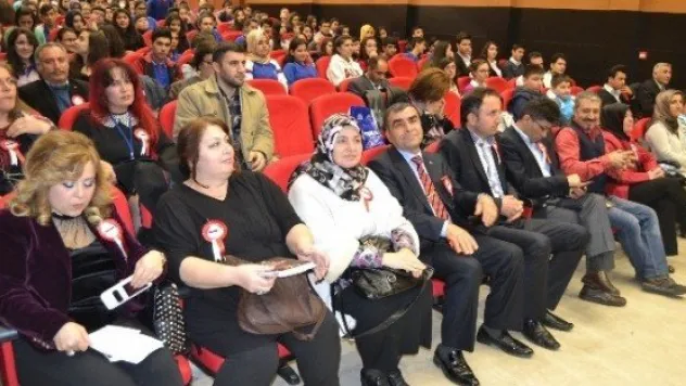 Kayseri Lisesinde Şiir Yarışması 