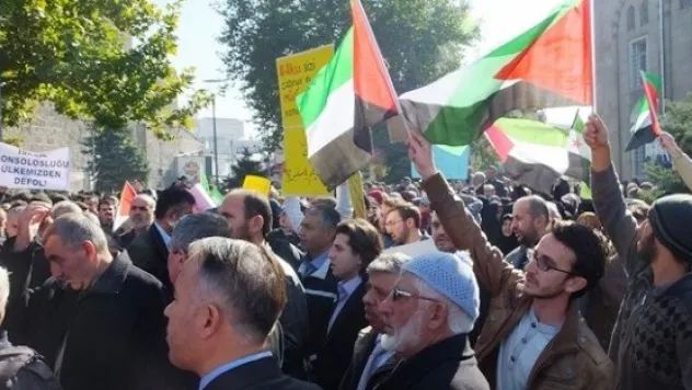  KAYSERİ MESCİD-İ AKSA İÇİN AYAKTA