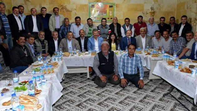 Kayseri Şeker Yöneticileri Şarkışla'da çiftçilerle sahur yaptı