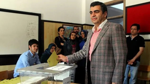 Kayseri Valisi Orhan Düzgün oyunu kullandı