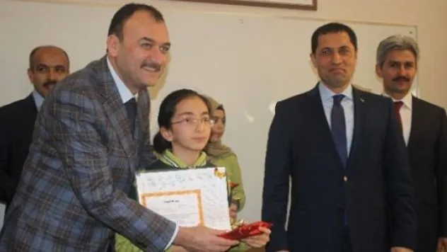 Kayseri'de 282 Bin 842 Öğrenci Karne Aldı