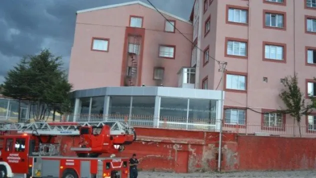 KAYSERİ'DE ÖZEL LİSEDE YANGIN 