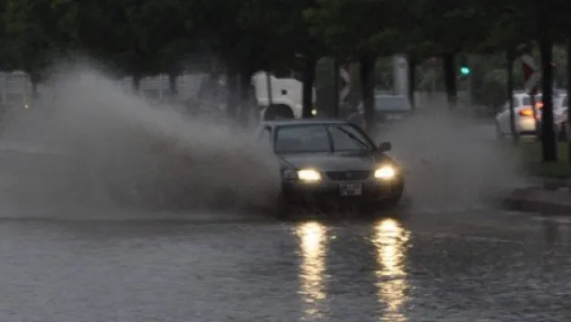Kayseri'de Sağnak Yağış Zor Durumda Bıraktı