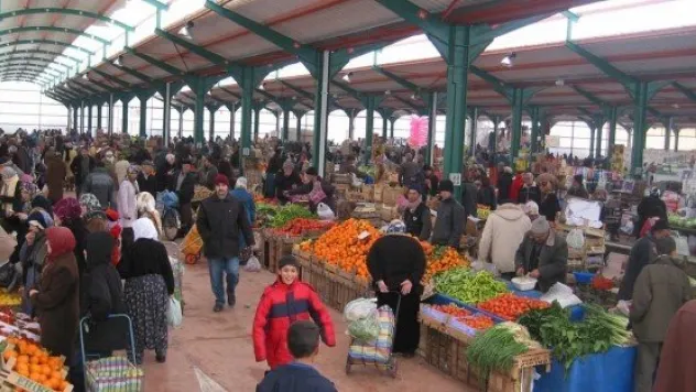 Kayseri'de Vatandaşlar Pazardan Meyve Ve Sebzeyi Seçerek Alabilecek 