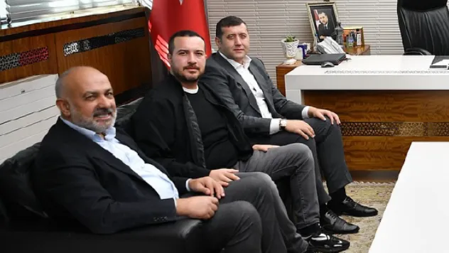 Kayserispor Camiası ve Baki Ersoy'dan Başkan Büyükkılıç'a ziyaret