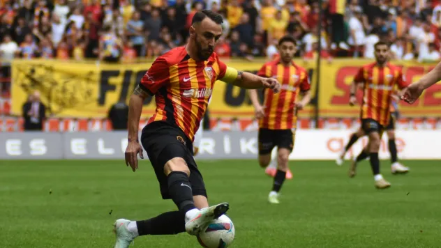 Kayserispor kaptanı Gökhan Sazdağı: Yukarıları hak eden bir takımız