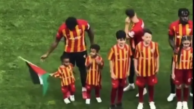 Kayserispor Sahasında Vicdanın Sesi: Ducken Nazon'dan Filistin'e Destek!