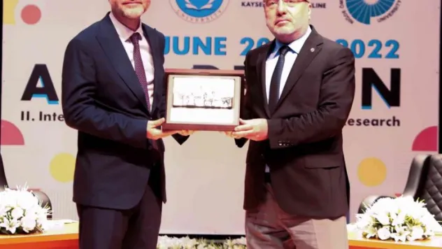 KAYÜ'de 'II. Uluslararası Sanat ve Tasarım Araştırmaları Kongresi' düzenlendi