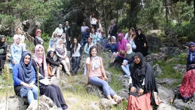 Kız öğrenciler Seben ve Gölcük'ü gezdi