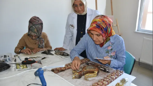 Kocasinan Akademi ile İstihdama ve Aile Ekonomisine Destek