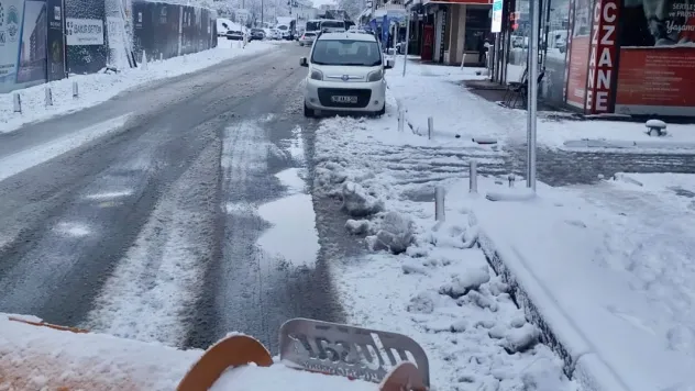 Kocasinan'da kar temizleme faaliyetleri devam ediyor