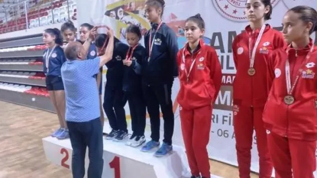 Kocasinan Masa Tenisi Takımı Şampiyon Oldu