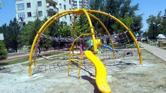 Kocasinan Belediyesi 1,6 milyon liralık oyun grubu aldı