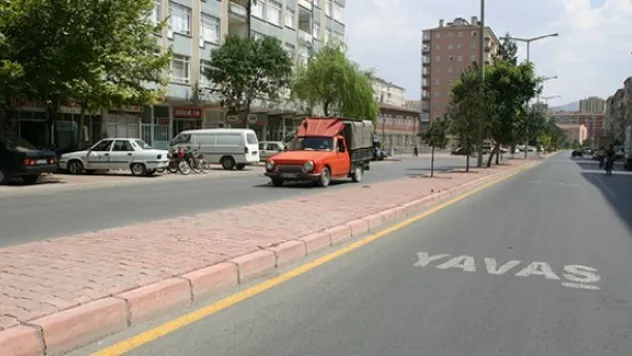 Köşk mahallesinde üçlü çalışma