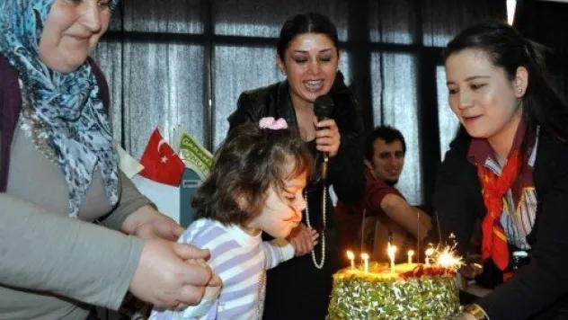 Küçük Kezban'a Doğum Günü Sürprizi