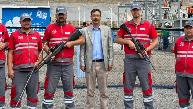 Kurban yakalama timi kaçanı kovalamak için göreve hazır