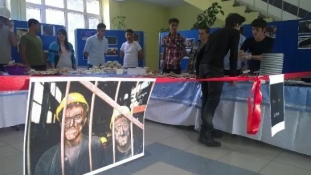 Lise Öğrencilerinden Soma Yararına Kermes 