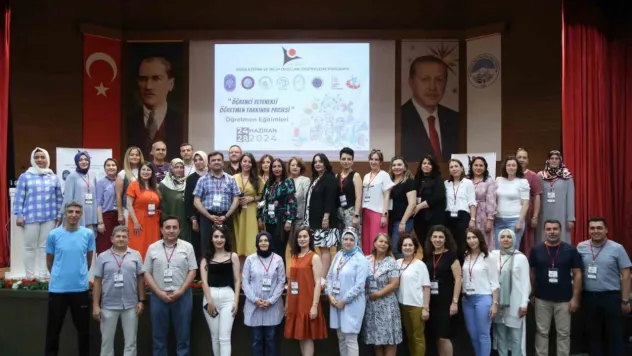 'Öğrenci Yetenekli Öğretmen Farkında' Projesini tamamladı