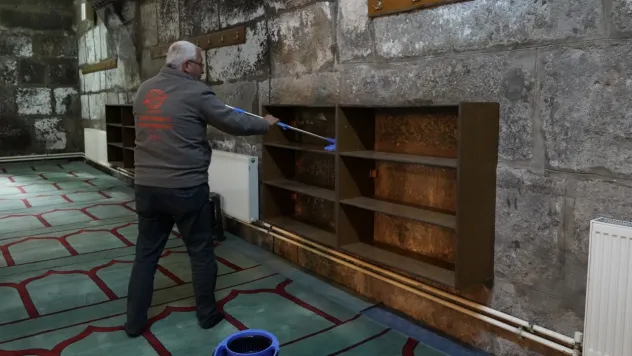 Camilerde Bayram temizliği