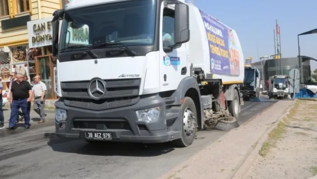 Melikgazi Belediyesi toplu temizlik çalışmalarına devam ediyor