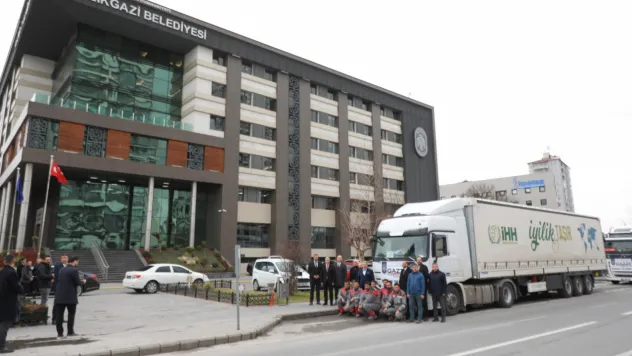 Melikgazi'den Gazze'ye 24 TIR yardım gönderildi