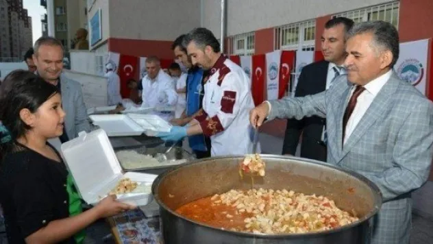 Melikgazi Belediye Başkanı Büyükkılıç 'mahallemde İftar Var' Etkinliğinde Mimsin Halkı İle İftarda 
