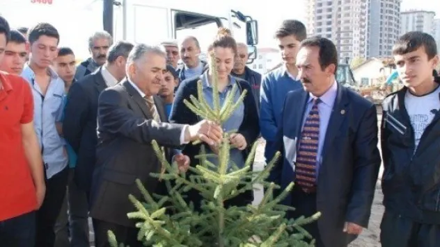 Melikgazi'de Sonbaharda Da Fidanlar Yeşerecek 