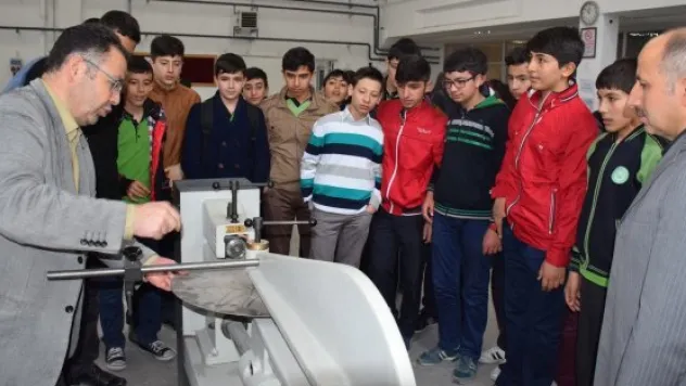 Metem'de mesleki eğitimin önemi anlatılıyor