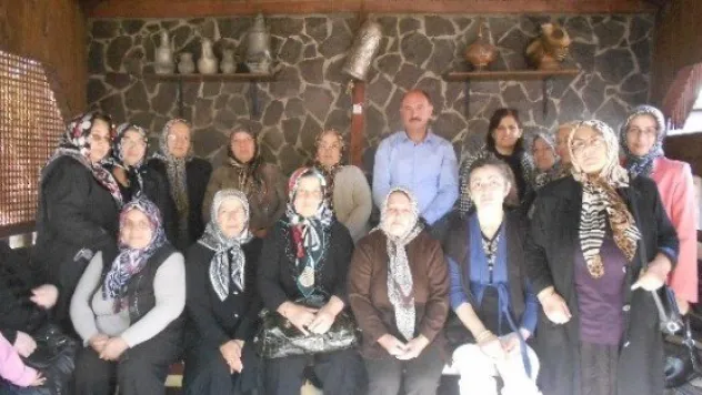 Mhp Bünyan İlçe Kadın Kolları Perşembe Toplantısında Bir Araya Geldi