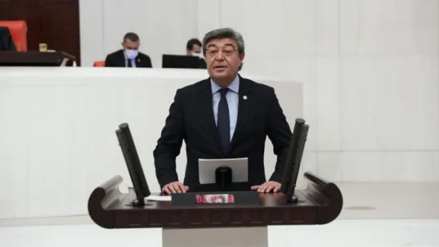 Milletvekili Ataş: '8 bin doktor yurt dışına gidiyor'